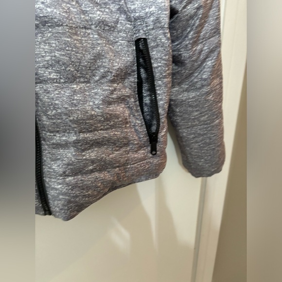 Abercrombie Kids Light Puffer Hooded Jacket. Fully Lined Size 15/16. - Picture 6 of 13